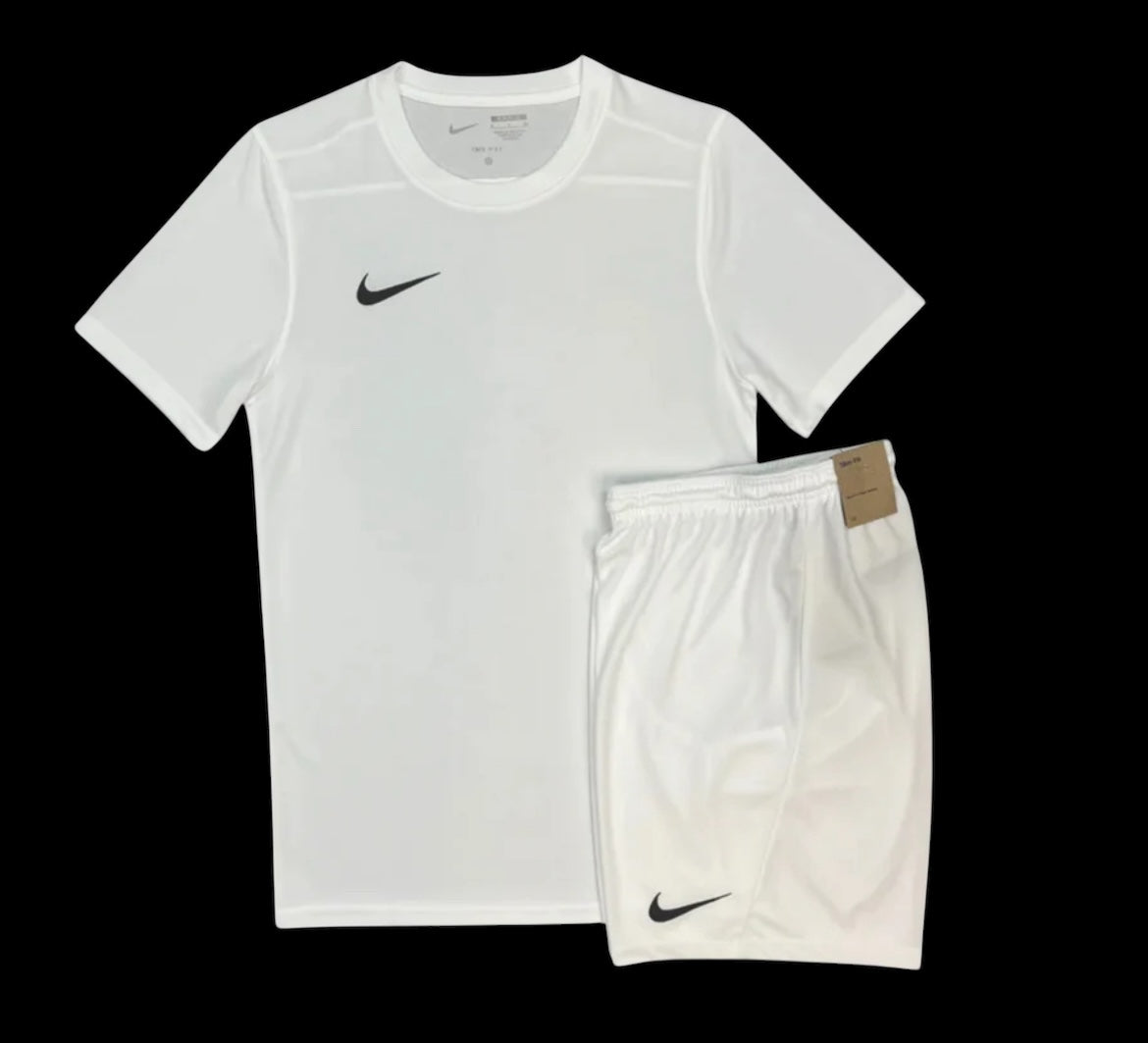 Kids Nike Park Set White